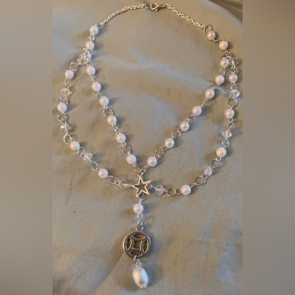 Handmade wired pearl and silver dainty necklace - Picture 3 of 3